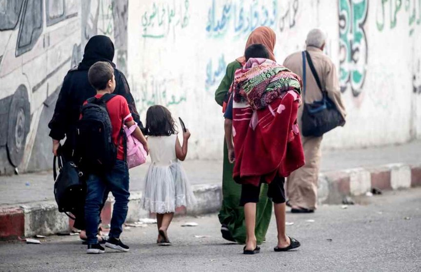 Palestinos después de huir de los ataques israelíes en el norte y este de Gaza. EFE I EPA I Haitham Imad